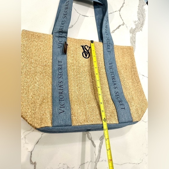 NWT Victoria’s Secret straw tote - Picture 7 of 9